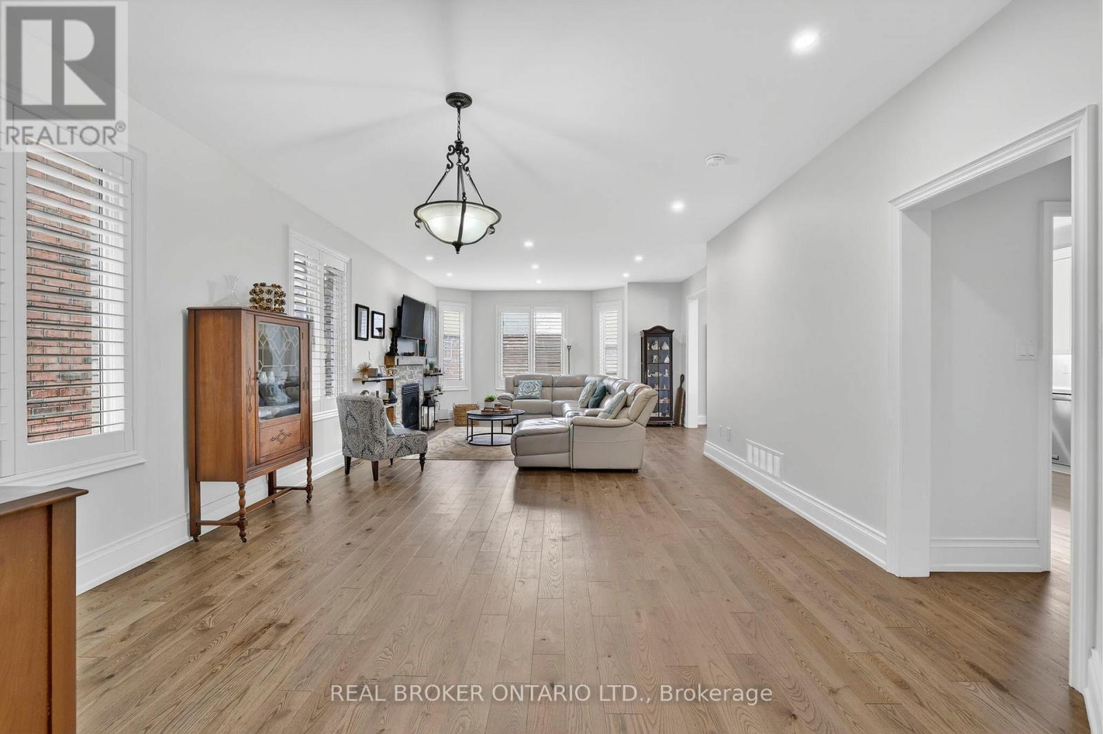 20 Don Rose Boulevard, East Gwillimbury (Mt Albert), Ontario  L0G 1M0 - Photo 12 - N12970550