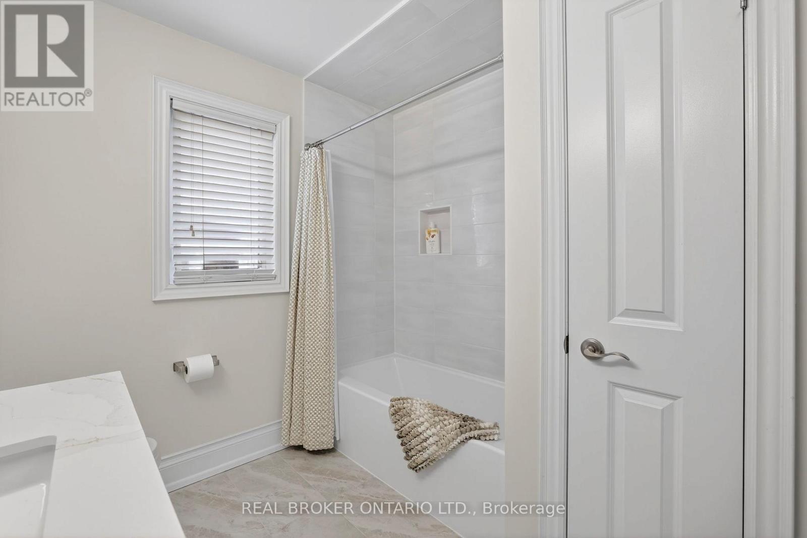 20 Don Rose Boulevard, East Gwillimbury (Mt Albert), Ontario  L0G 1M0 - Photo 28 - N12970550