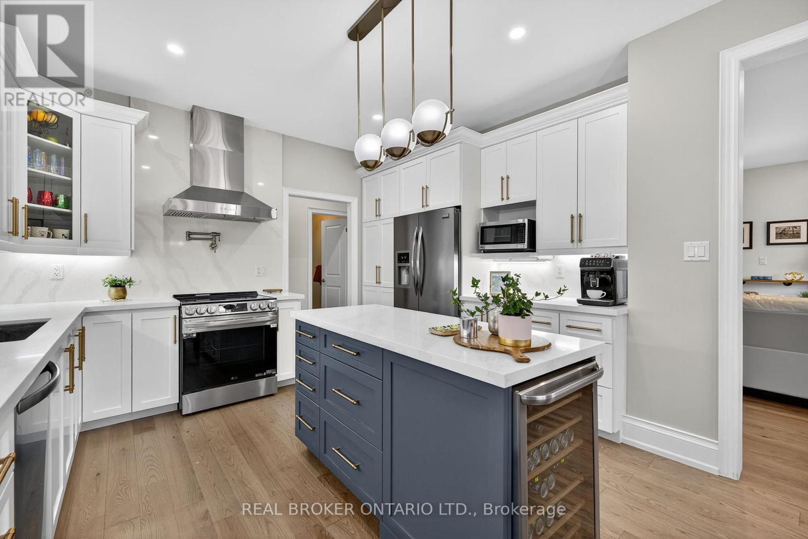 20 Don Rose Boulevard, East Gwillimbury (Mt Albert), Ontario  L0G 1M0 - Photo 4 - N12970550