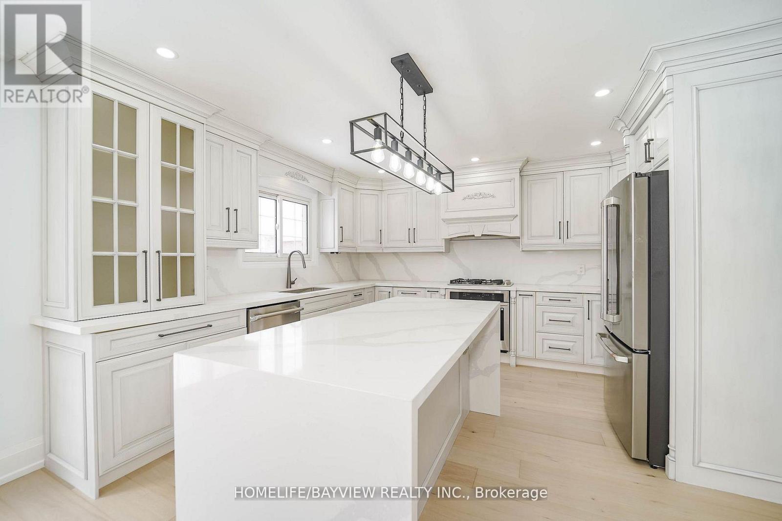 39 Shaftsbury(Main Fl) Avenue, Richmond Hill, Ontario  L4C 9K3 - Photo 11 - N12970604