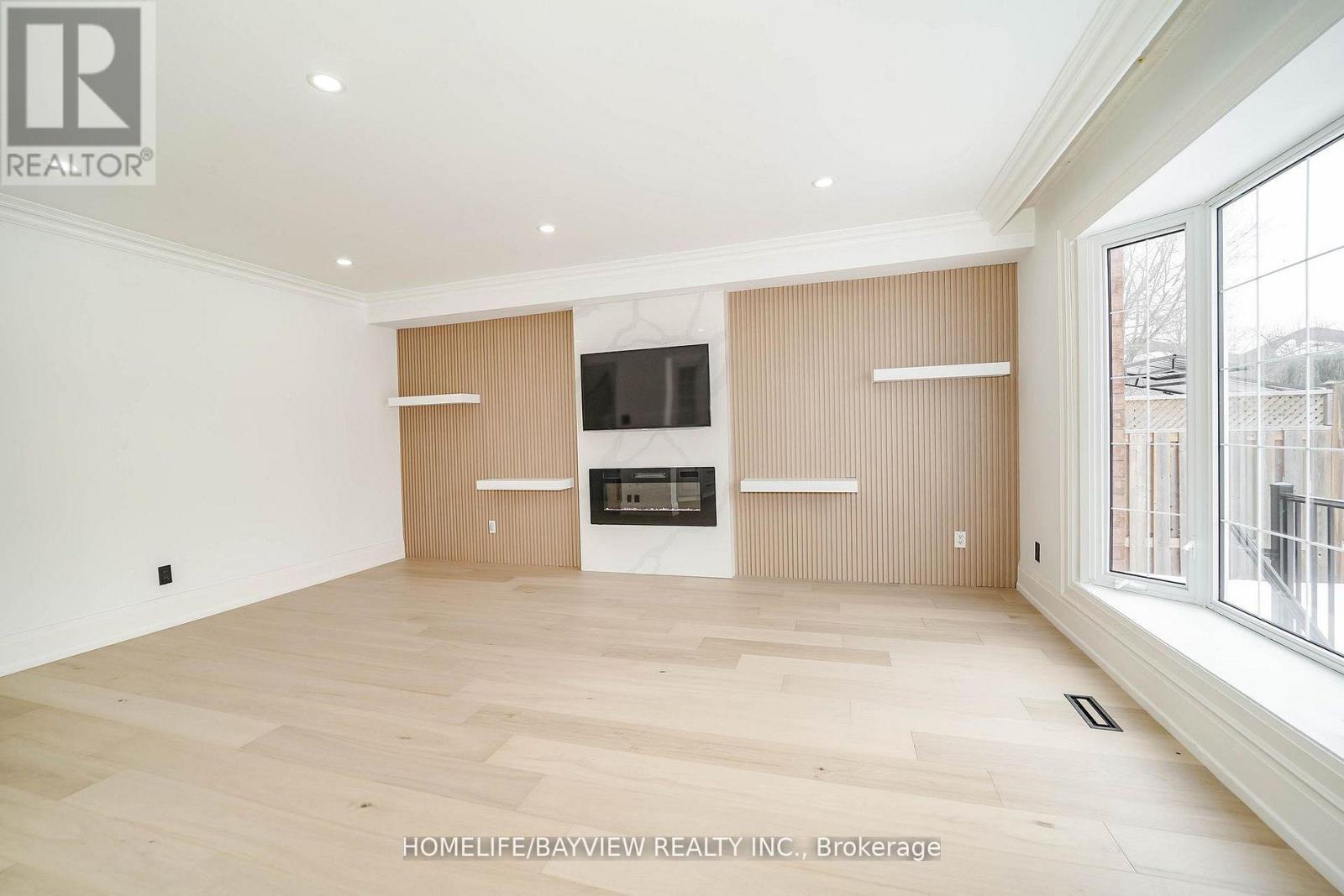 39 Shaftsbury(Main Fl) Avenue, Richmond Hill, Ontario  L4C 9K3 - Photo 12 - N12970604