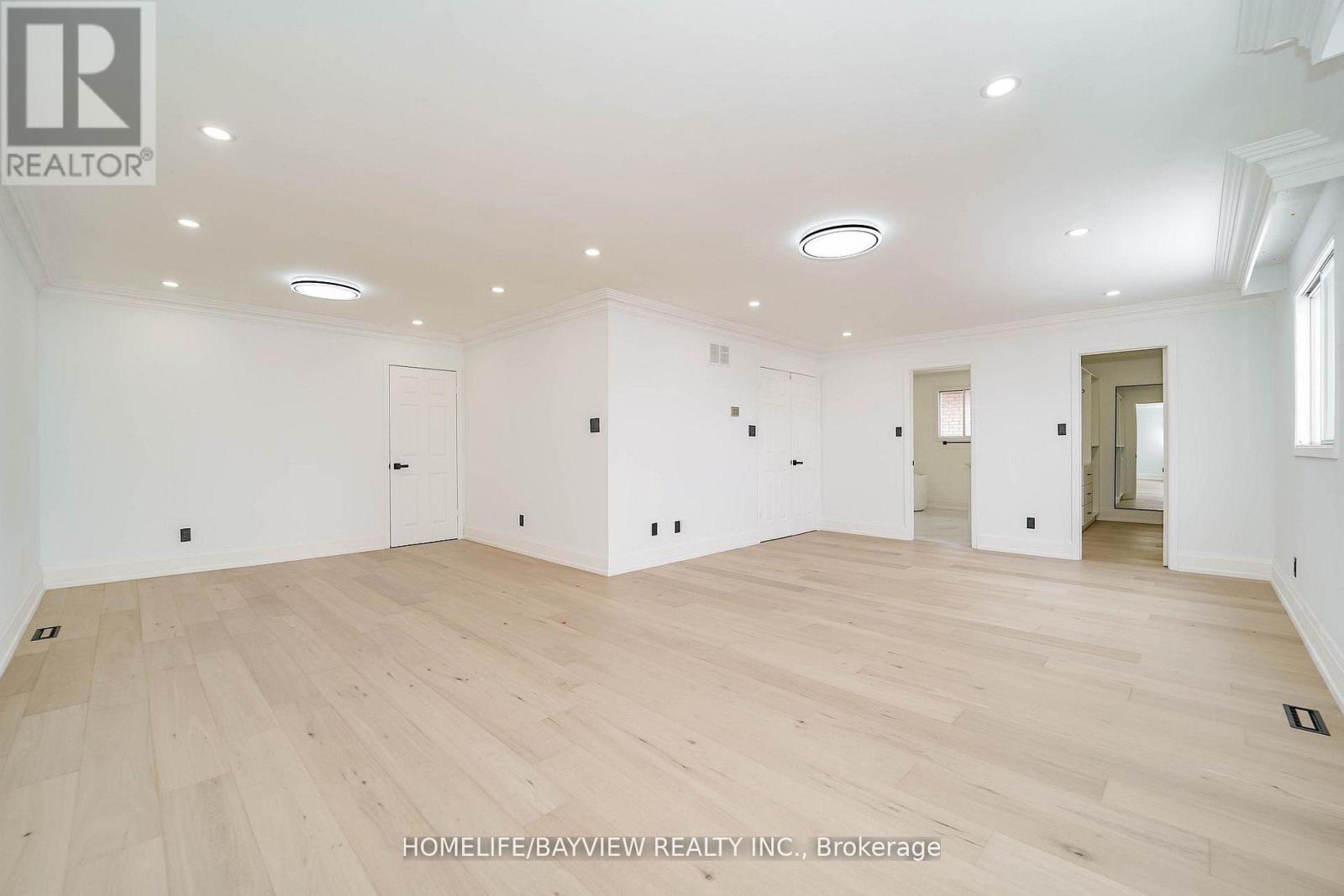 39 Shaftsbury(Main Fl) Avenue, Richmond Hill, Ontario  L4C 9K3 - Photo 21 - N12970604