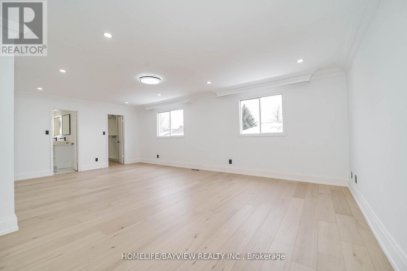 39 Shaftsbury(Main Fl) Avenue, Richmond Hill, Ontario  L4C 9K3 - Photo 22 - N12970604