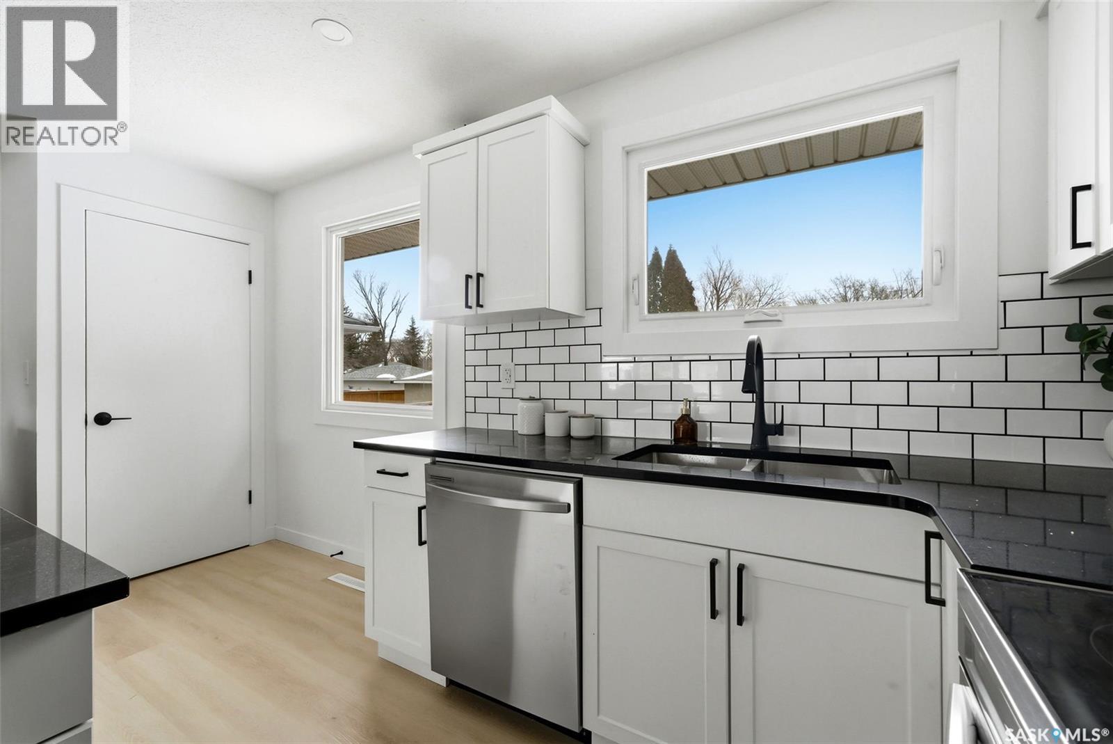 809 Horace Street, Regina, Saskatchewan  S4T 5K9 - Photo 5 - SK032346