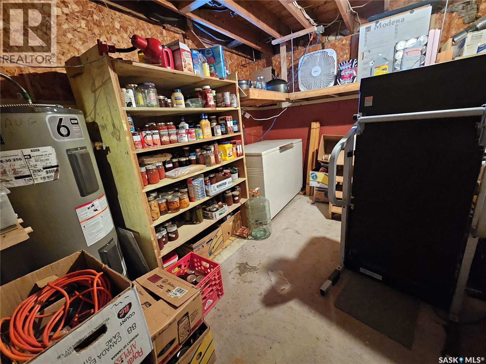 304 7th Avenue Se, Swift Current, Saskatchewan  S9H 3P7 - Photo 14 - SK032306