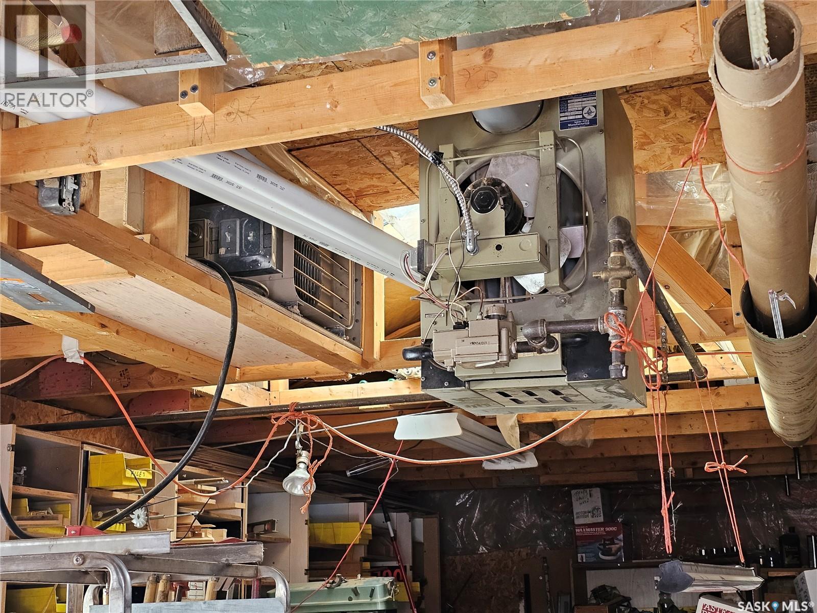 304 7th Avenue Se, Swift Current, Saskatchewan  S9H 3P7 - Photo 23 - SK032306