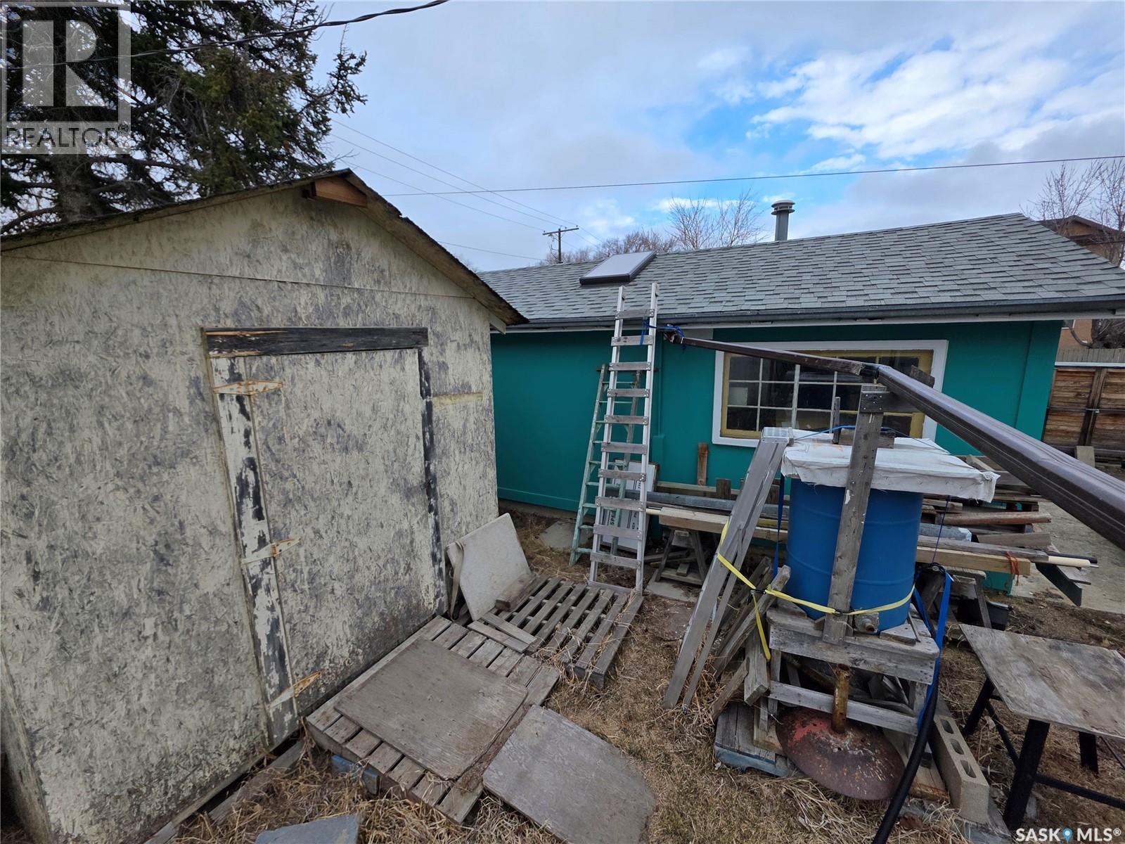 304 7th Avenue Se, Swift Current, Saskatchewan  S9H 3P7 - Photo 34 - SK032306