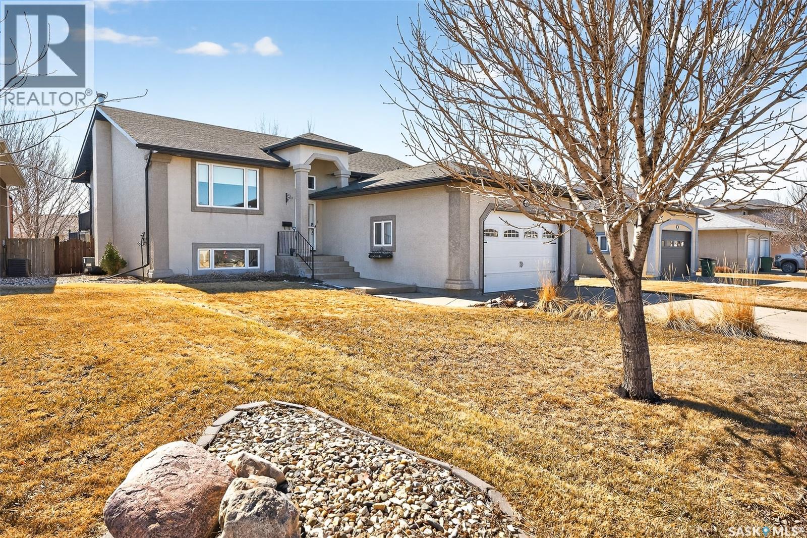 45 Goldenglow Drive, Moose Jaw, Saskatchewan  S6J 1N7 - Photo 2 - SK032234