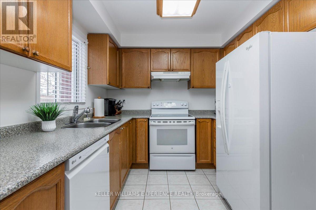 132 James Street, Barrie (Ardagh), Ontario  L4N 6X9 - Photo 10 - S12970442