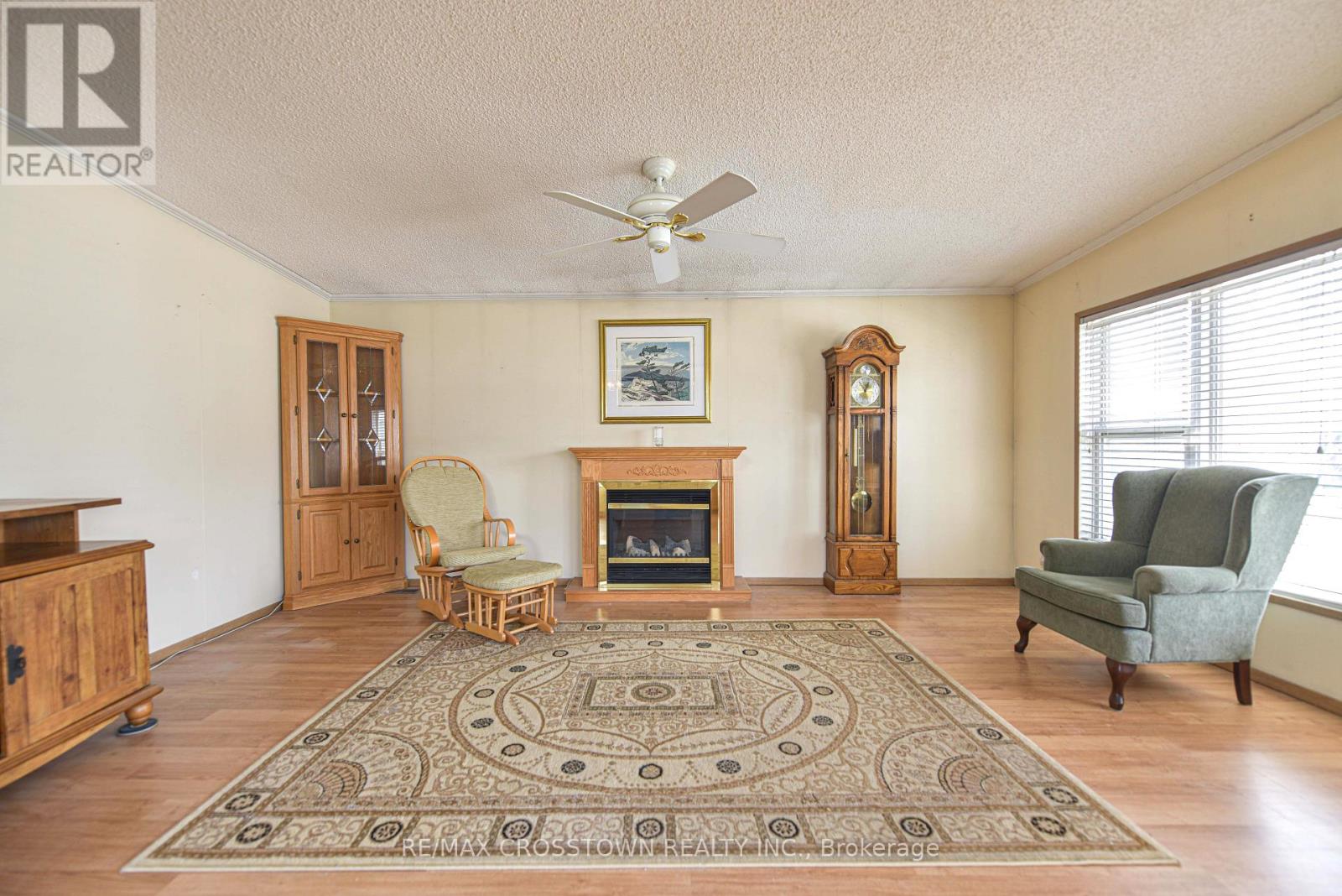 4101 Wesley Street, Severn, Ontario  L3V 0V4 - Photo 10 - S12970538