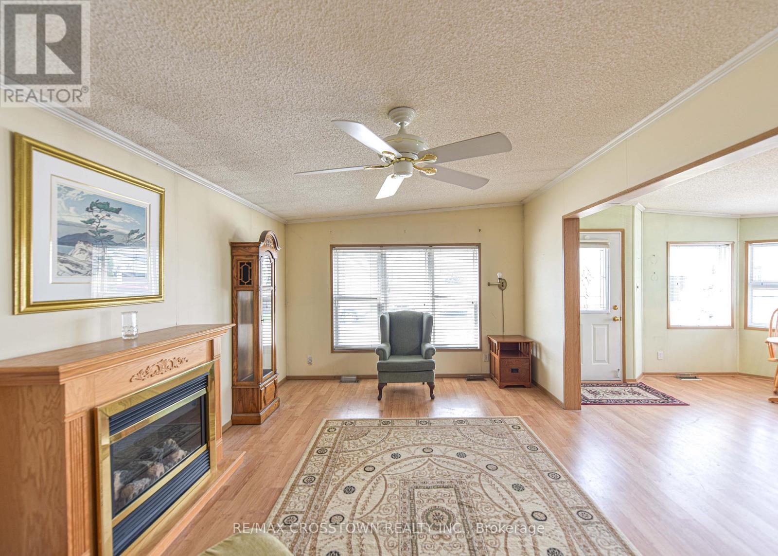 4101 Wesley Street, Severn, Ontario  L3V 0V4 - Photo 11 - S12970538