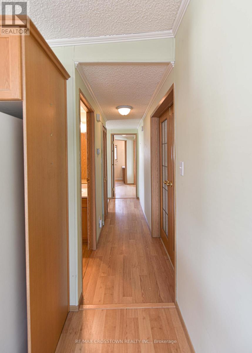 4101 Wesley Street, Severn, Ontario  L3V 0V4 - Photo 14 - S12970538