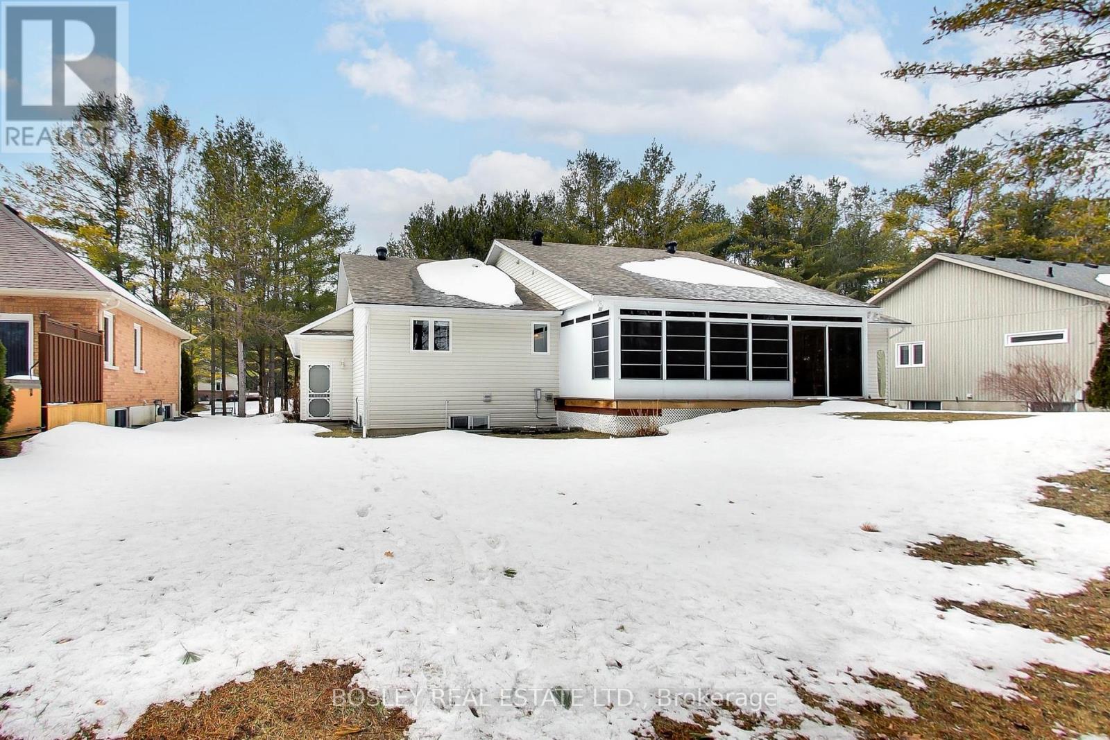 39 Martyn Drive, Wasaga Beach, Ontario  L9Z 1N6 - Photo 18 - S12970570