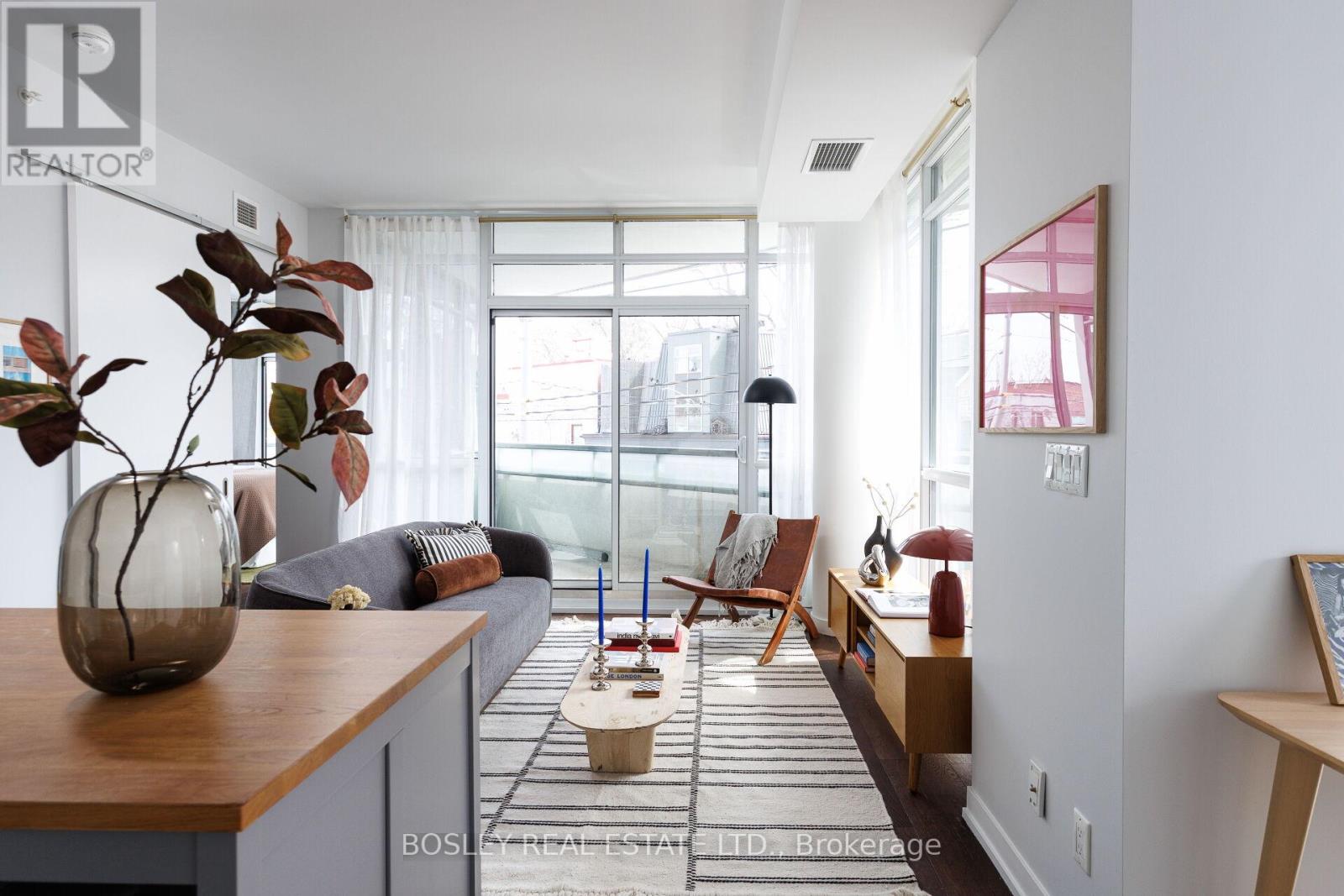 209 - 36 Howard Park Avenue, Toronto, Ontario M6R 0A5 - Photo 10 - W12921896