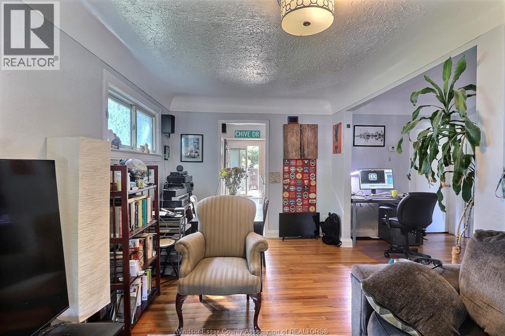 869 Ford, Windsor, Ontario N9S 2E6 - Photo 11 - 26007177