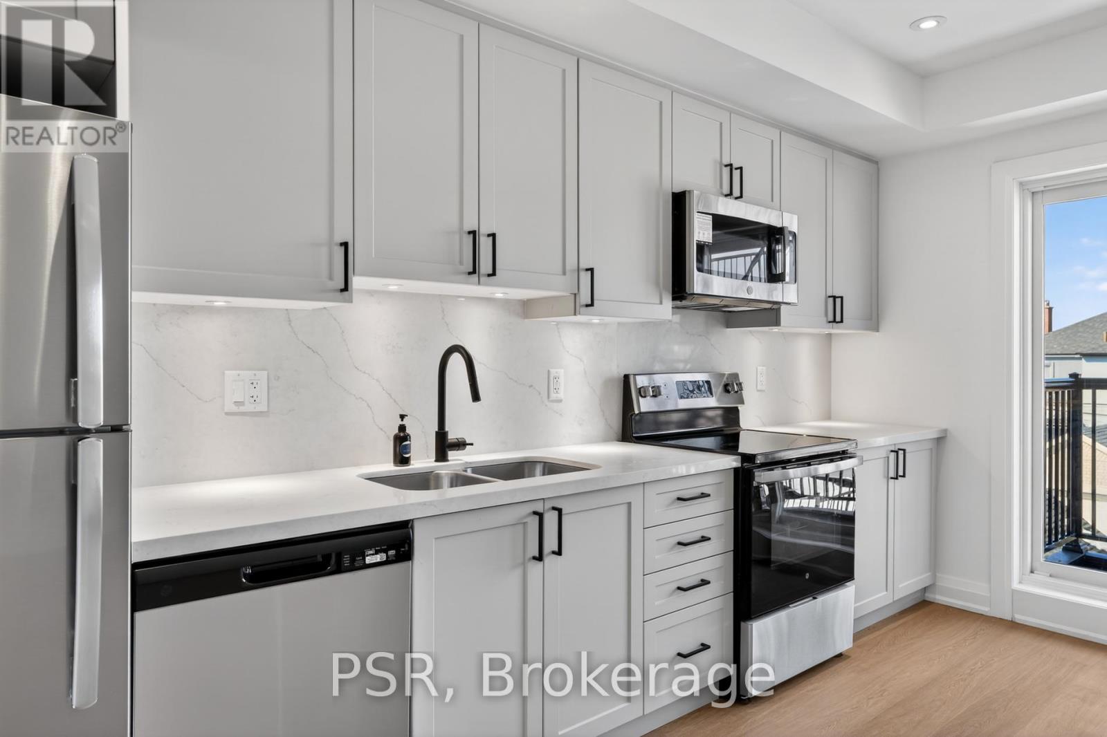 B - 218 Aileen Avenue, Toronto, Ontario  M6M 1G4 - Photo 8 - W12970198