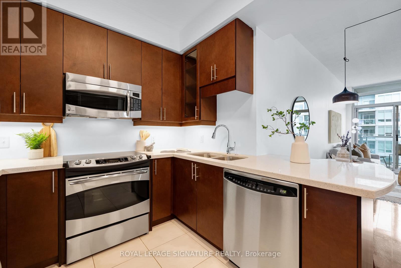 Lph6 - 1910 Lake Shore Boulevard W, Toronto, Ontario  M6S 1A2 - Photo 16 - W12970224