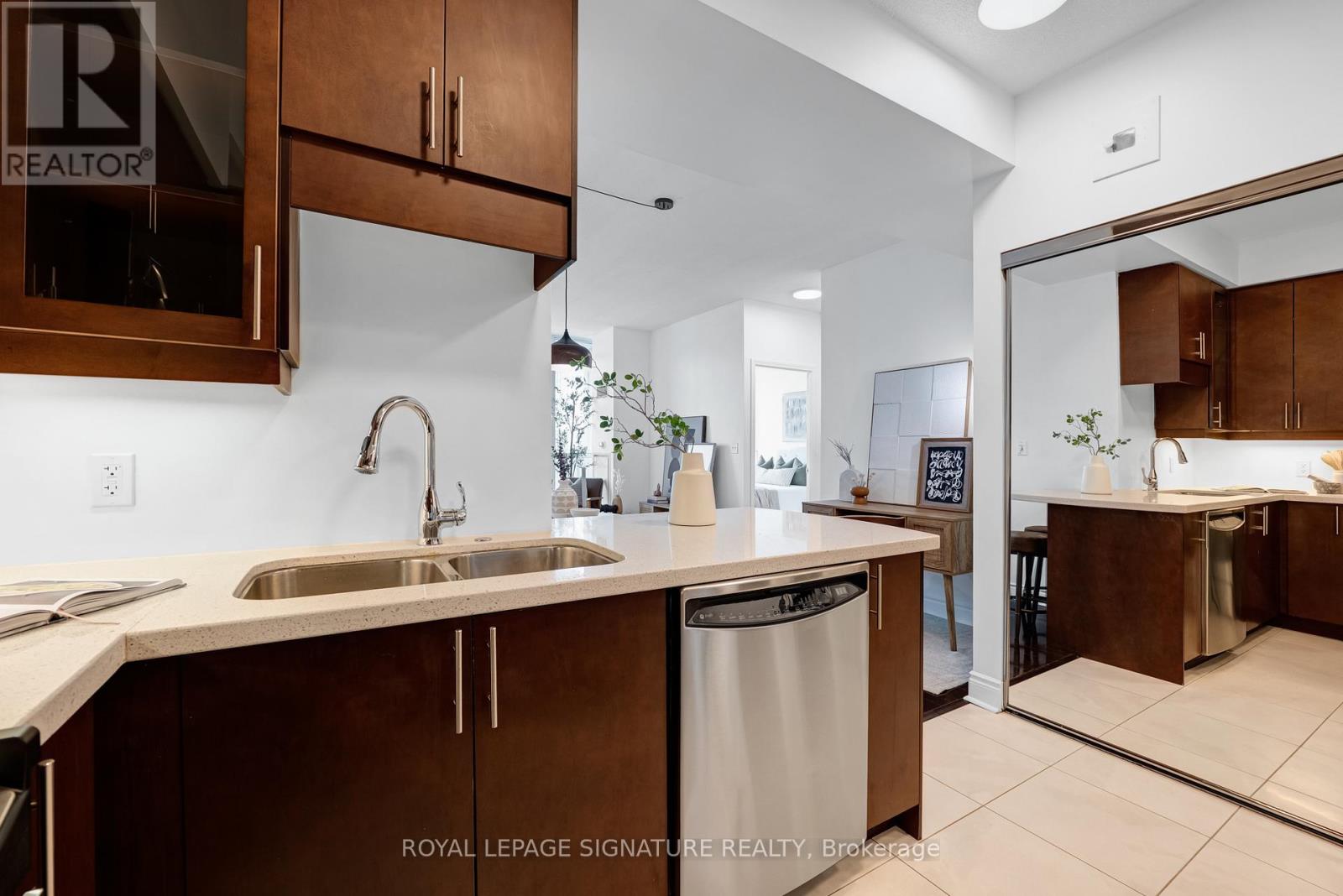 Lph6 - 1910 Lake Shore Boulevard W, Toronto, Ontario  M6S 1A2 - Photo 17 - W12970224