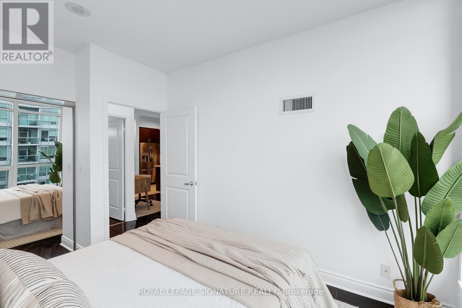 Lph6 - 1910 Lake Shore Boulevard W, Toronto, Ontario  M6S 1A2 - Photo 20 - W12970224