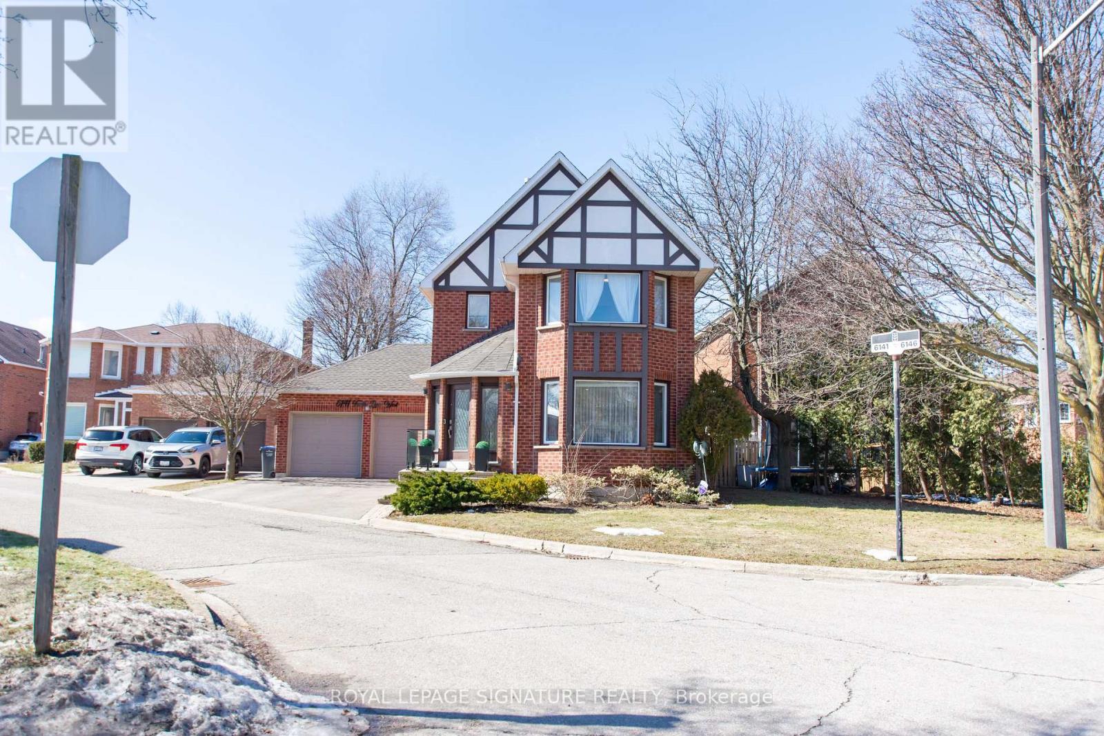 6141 Tenth Line W, Mississauga, Ontario  L5N 5S9 - Photo 5 - W12970306