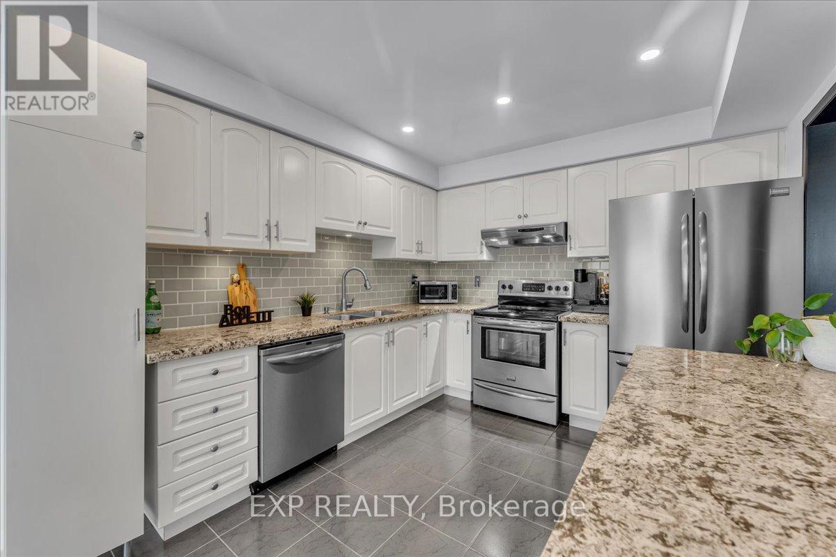 97 Winners Circle, Brampton (Northwest Sandalwood Parkway), Ontario  L7A 1M2 - Photo 11 - W12970318