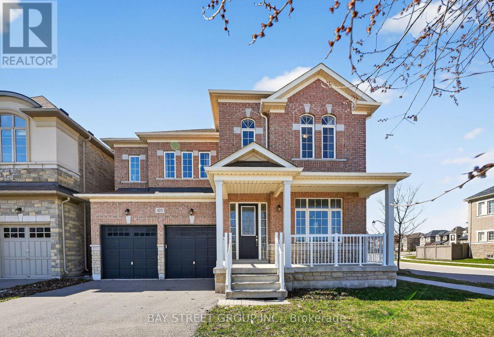425 THRESHING MILL BOULEVARD, Oakville, Ontario