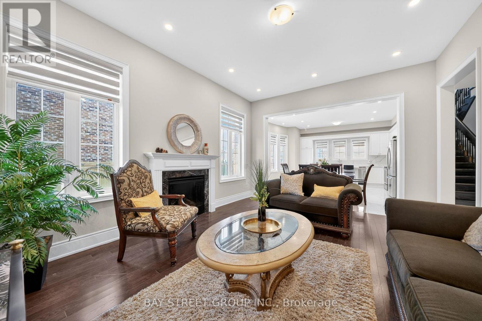 425 Threshing Mill Boulevard, Oakville, Ontario  L6H 0T4 - Photo 11 - W12970362