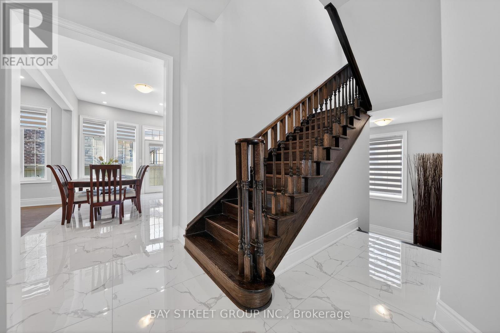 425 Threshing Mill Boulevard, Oakville, Ontario  L6H 0T4 - Photo 15 - W12970362