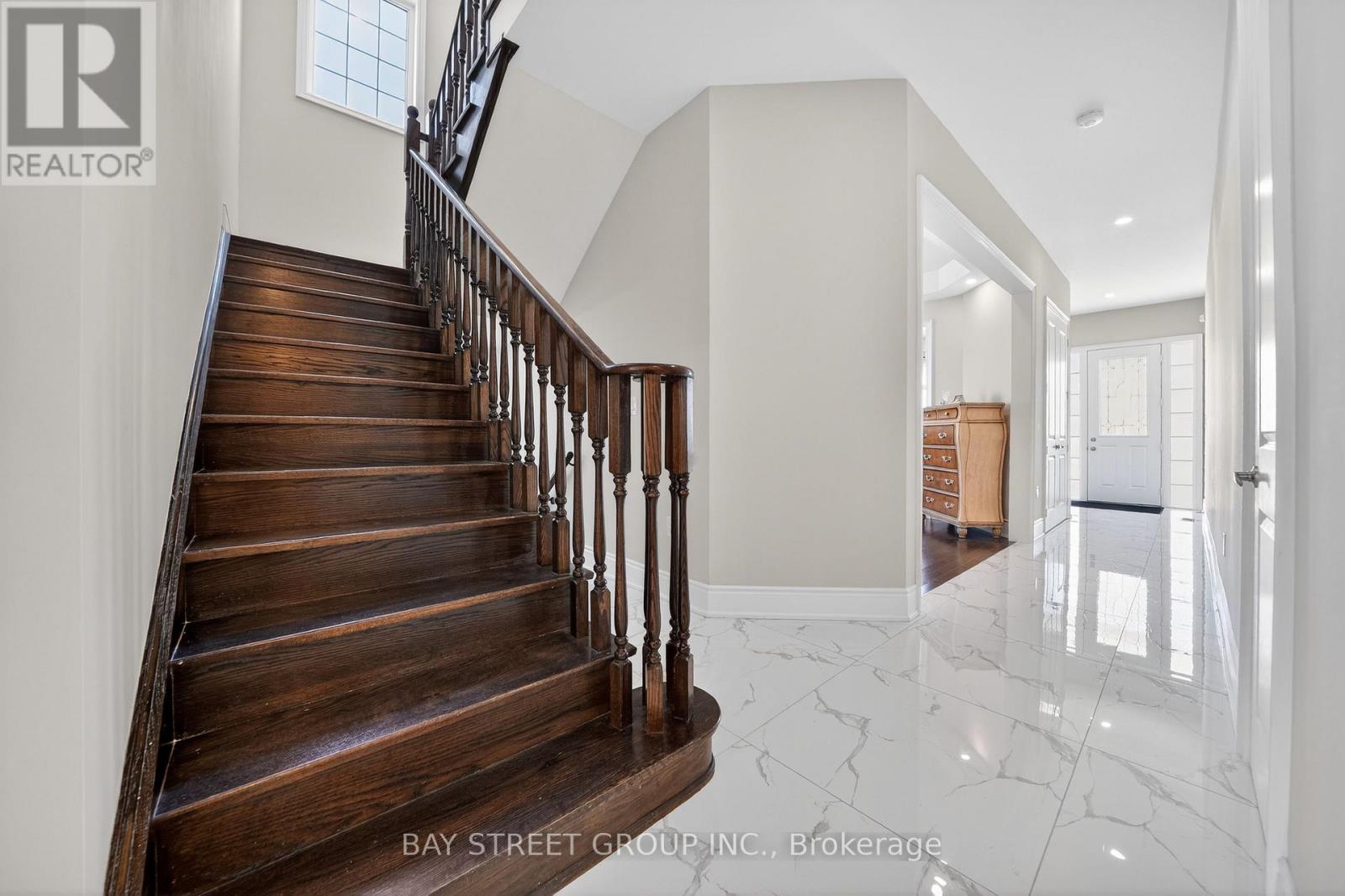 425 Threshing Mill Boulevard, Oakville, Ontario  L6H 0T4 - Photo 16 - W12970362