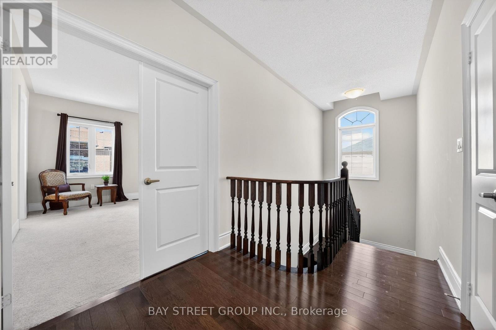 425 Threshing Mill Boulevard, Oakville, Ontario  L6H 0T4 - Photo 17 - W12970362