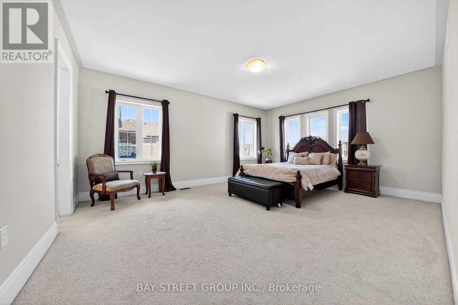 425 Threshing Mill Boulevard, Oakville, Ontario  L6H 0T4 - Photo 18 - W12970362