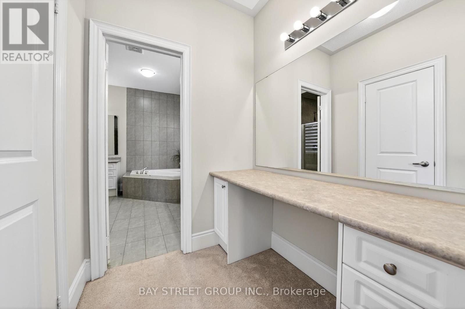 425 Threshing Mill Boulevard, Oakville, Ontario  L6H 0T4 - Photo 20 - W12970362