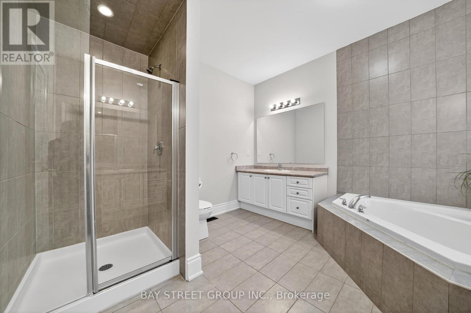 425 Threshing Mill Boulevard, Oakville, Ontario  L6H 0T4 - Photo 22 - W12970362