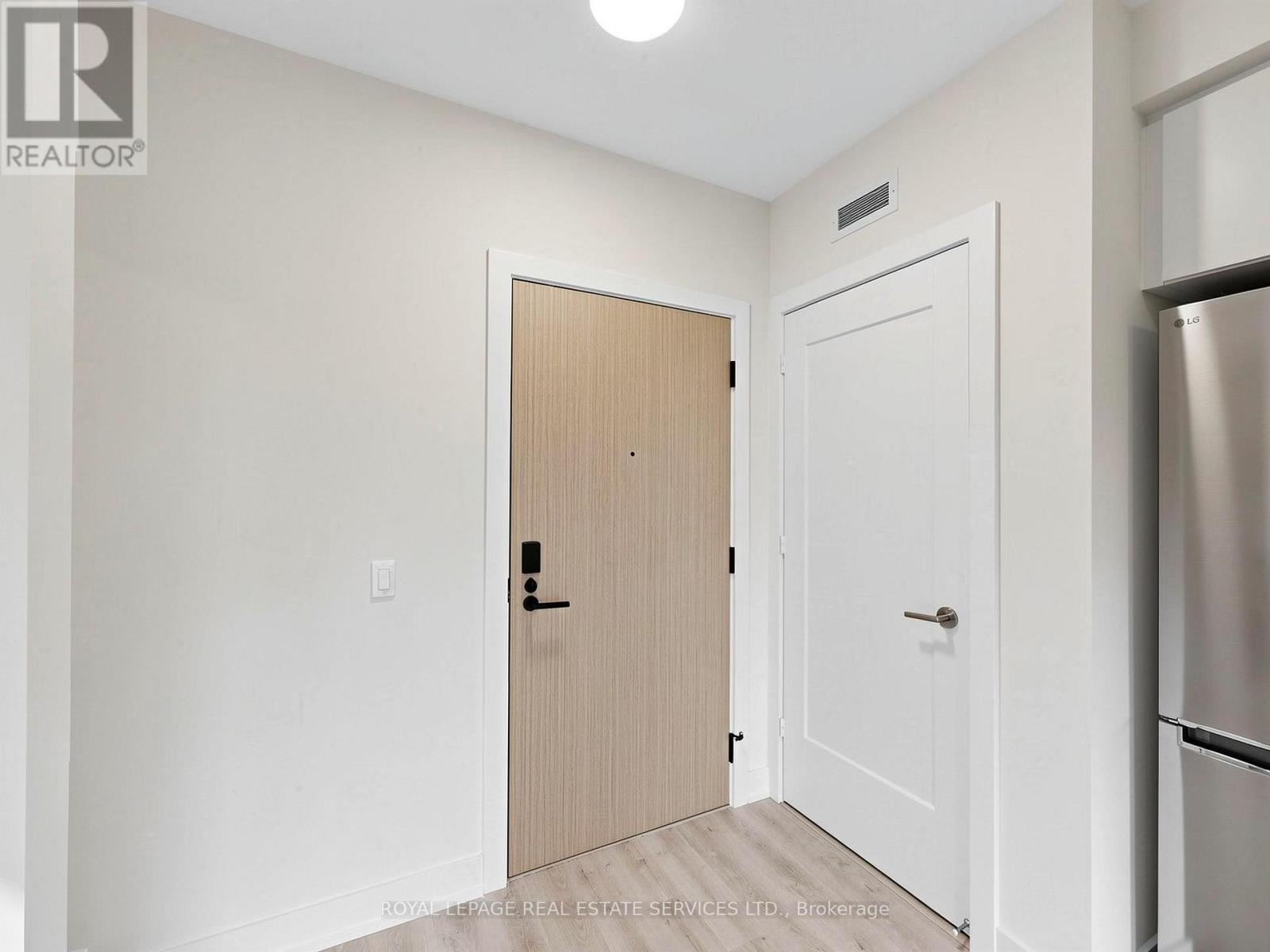 1210 - 25 Cordova Avenue, Toronto, Ontario  M9A 0E5 - Photo 10 - W12970390