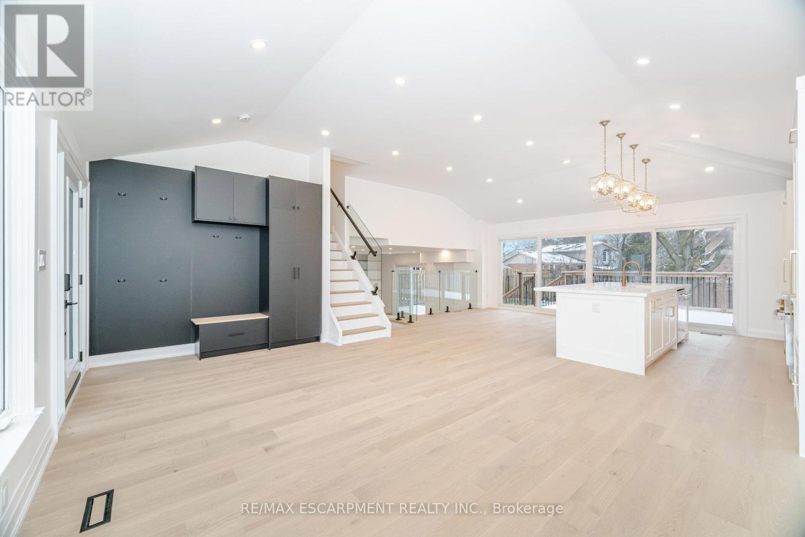 2276 Wyandotte Drive, Oakville, Ontario  L6L 2T5 - Photo 20 - W12970416