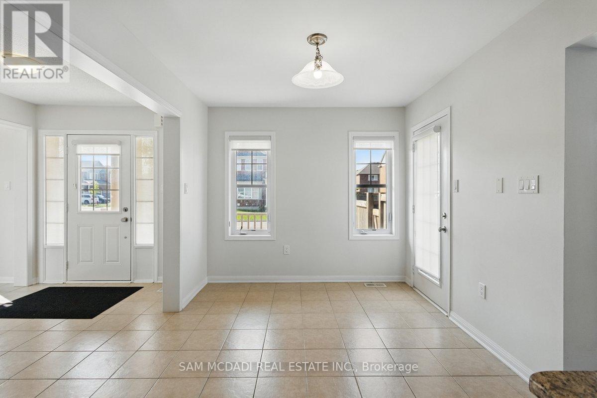 2 Giltspur Road, Brampton, Ontario  L7A 0Y9 - Photo 5 - W12970430