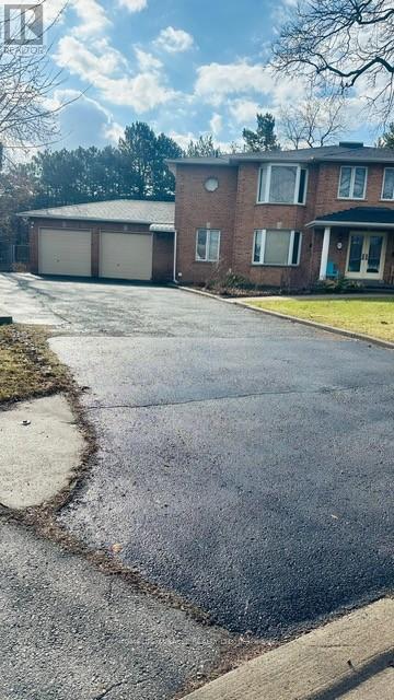 85 HARLOW CRESCENT, Toronto, Ontario