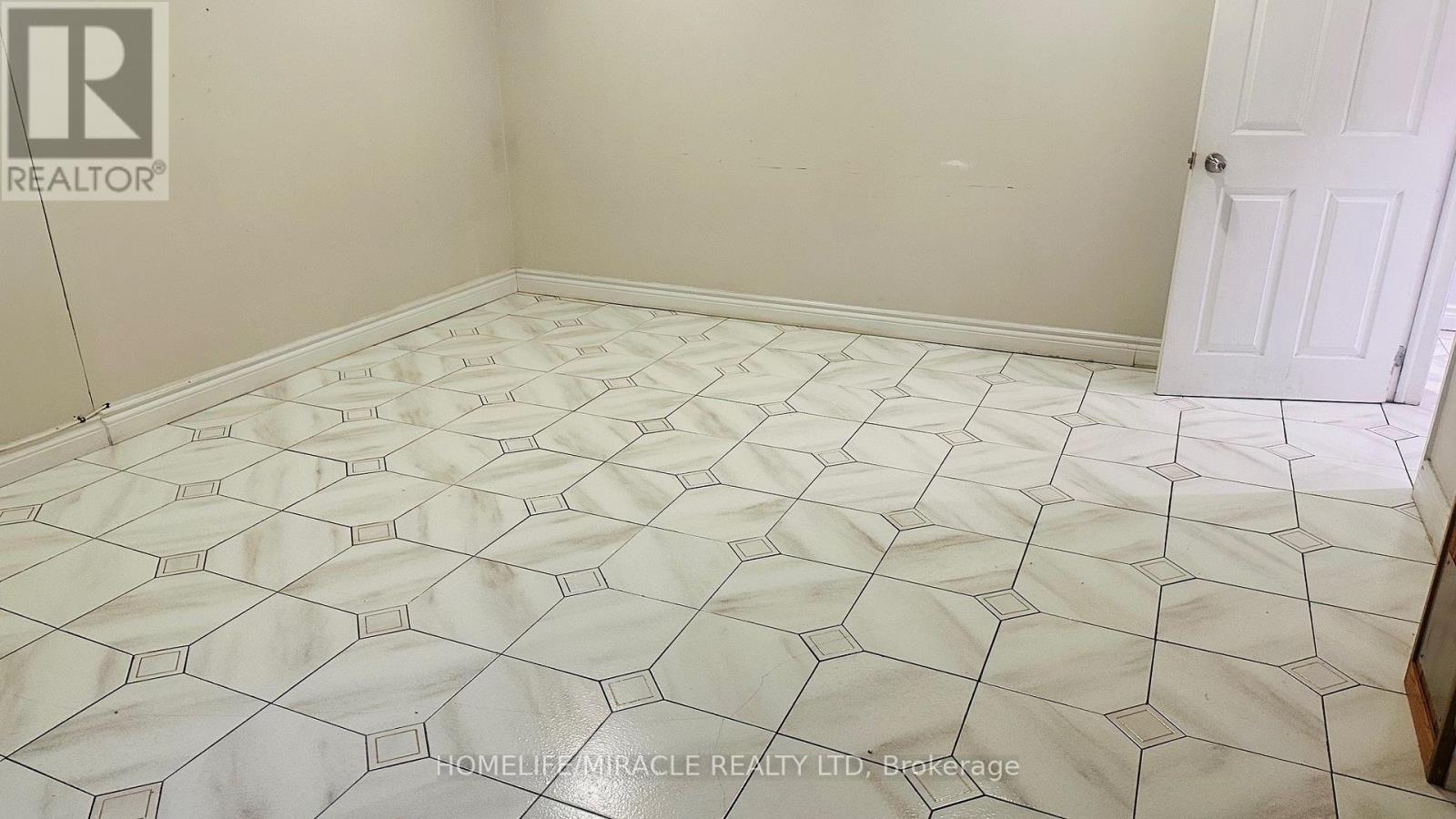 85 Harlow Crescent, Toronto, Ontario  M9V 2Y8 - Photo 19 - W12970456