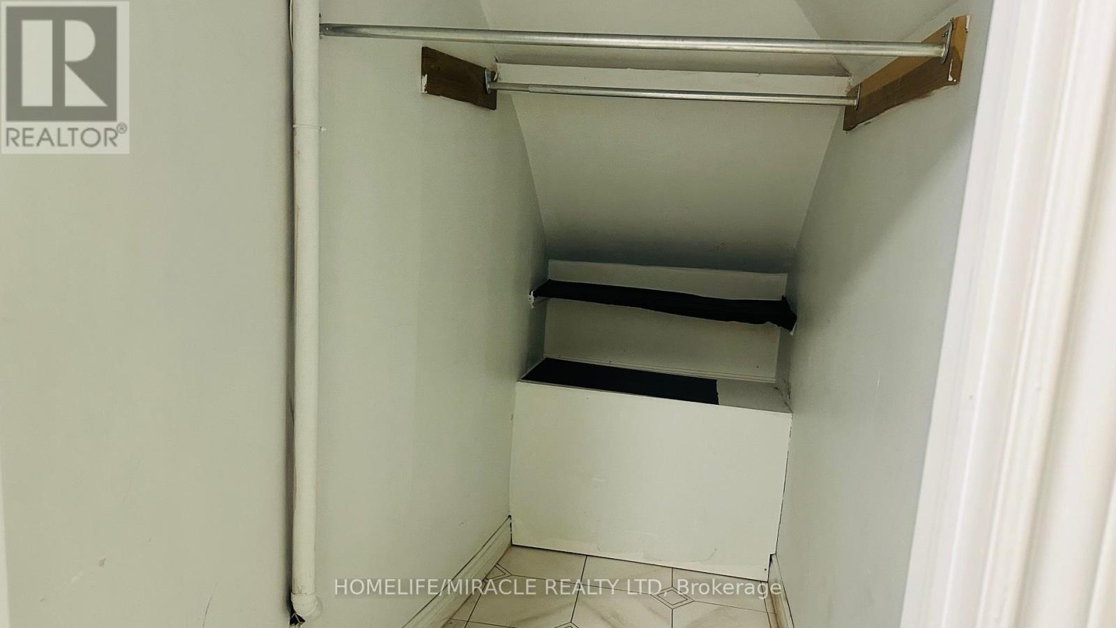 85 Harlow Crescent, Toronto, Ontario  M9V 2Y8 - Photo 20 - W12970456