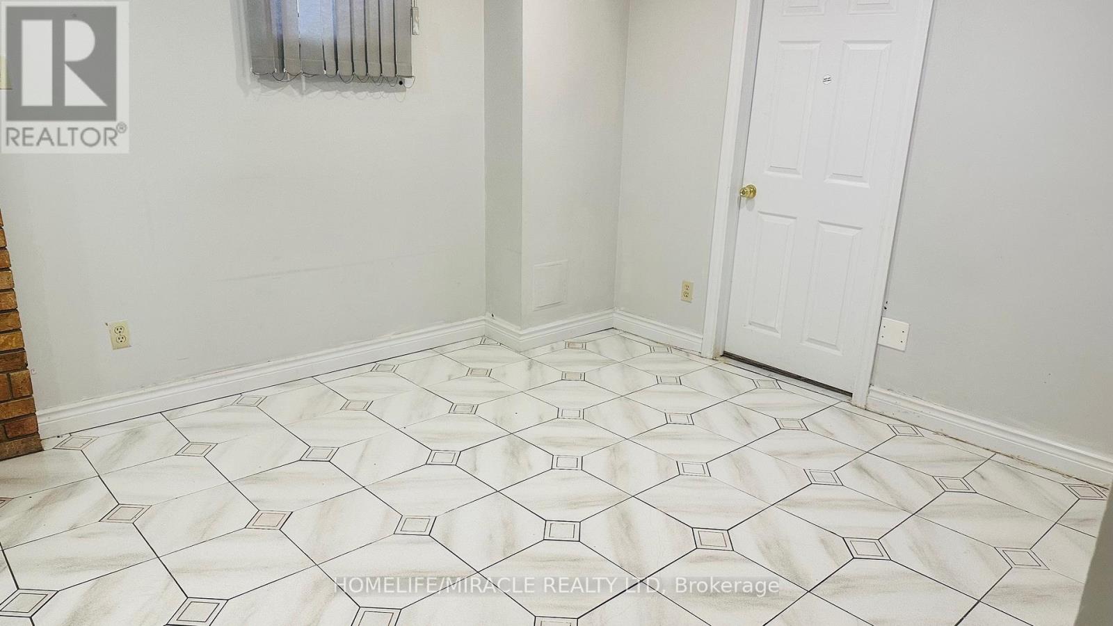 85 Harlow Crescent, Toronto, Ontario  M9V 2Y8 - Photo 22 - W12970456