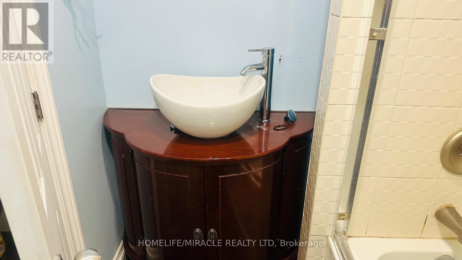 85 Harlow Crescent, Toronto, Ontario  M9V 2Y8 - Photo 31 - W12970456