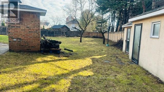 85 Harlow Crescent, Toronto, Ontario  M9V 2Y8 - Photo 38 - W12970456