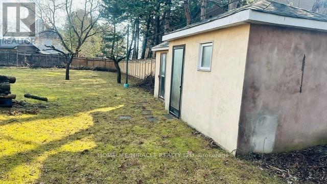 85 Harlow Crescent, Toronto, Ontario  M9V 2Y8 - Photo 41 - W12970456