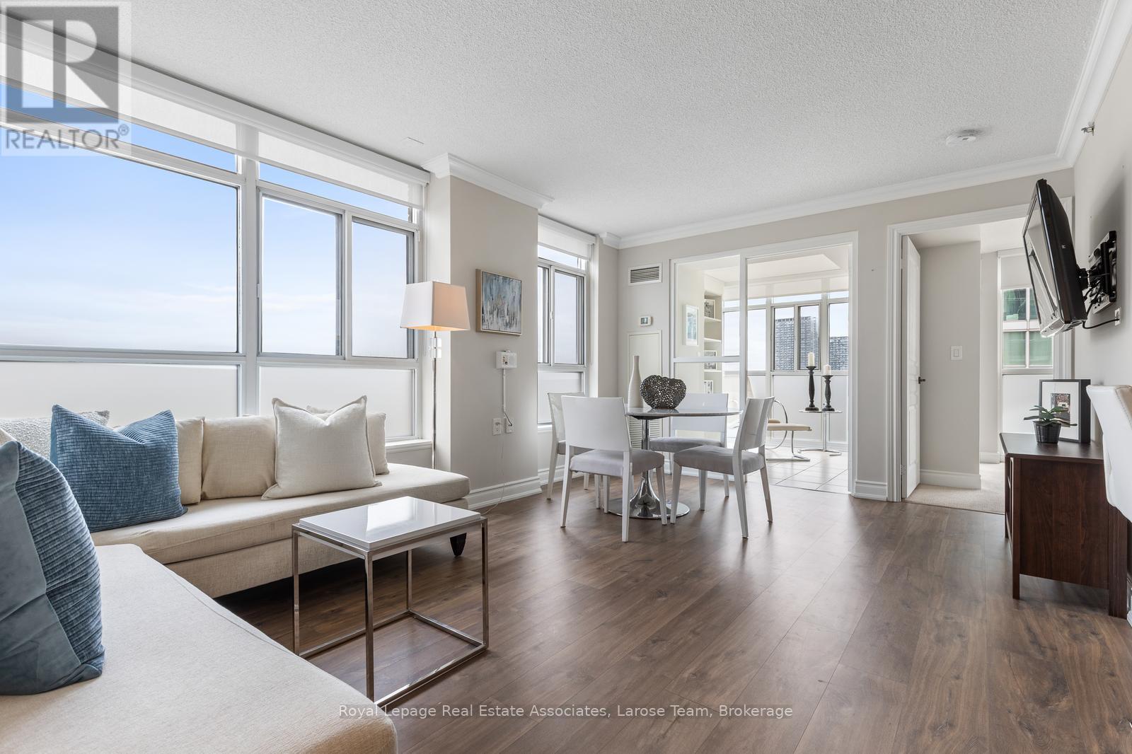 1108 - 3 Marine Parade Drive, Toronto, Ontario  M8V 3Z5 - Photo 4 - W12970478