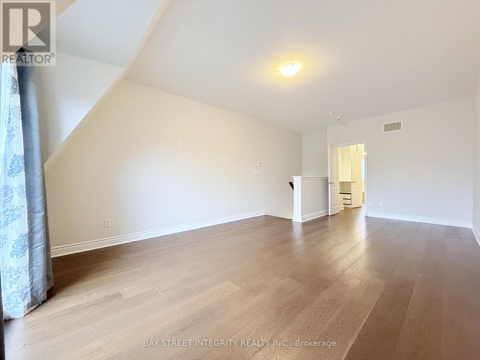 3 - 2160 Trafalgar Road, Oakville, Ontario  L6H 0N3 - Photo 18 - W12970480