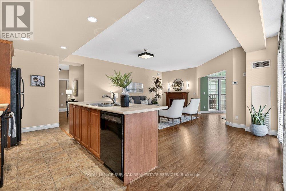 412 - 399 Elizabeth Street, Burlington (Brant), Ontario  L7R 0A4 - Photo 11 - W12970498