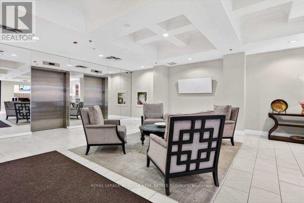 412 - 399 Elizabeth Street, Burlington (Brant), Ontario  L7R 0A4 - Photo 3 - W12970498