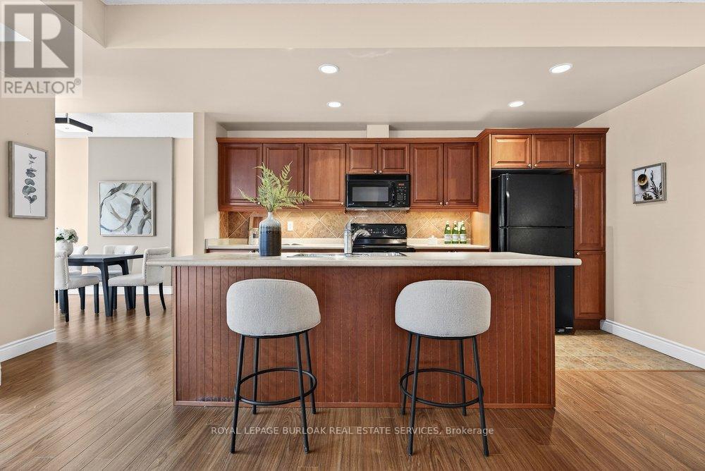 412 - 399 Elizabeth Street, Burlington (Brant), Ontario  L7R 0A4 - Photo 8 - W12970498