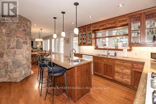 202 Radley Road, Mississauga, Ontario  L5G 2R7 - Photo 12 - W12970592