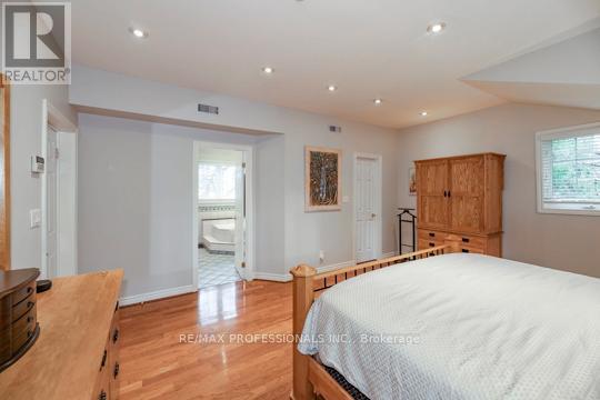 202 Radley Road, Mississauga, Ontario  L5G 2R7 - Photo 22 - W12970592